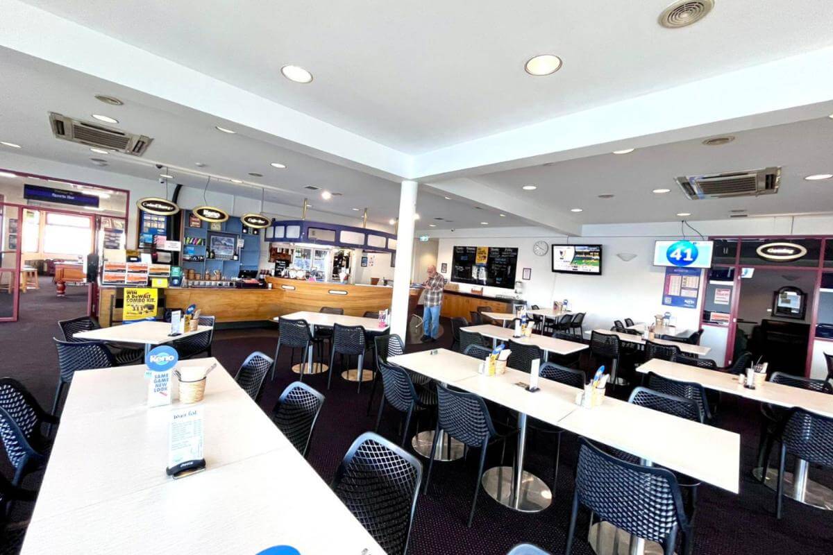 L/hold Beauty Point Waterfront Hotel Glorious River Views 20 Pokies All Income Streams