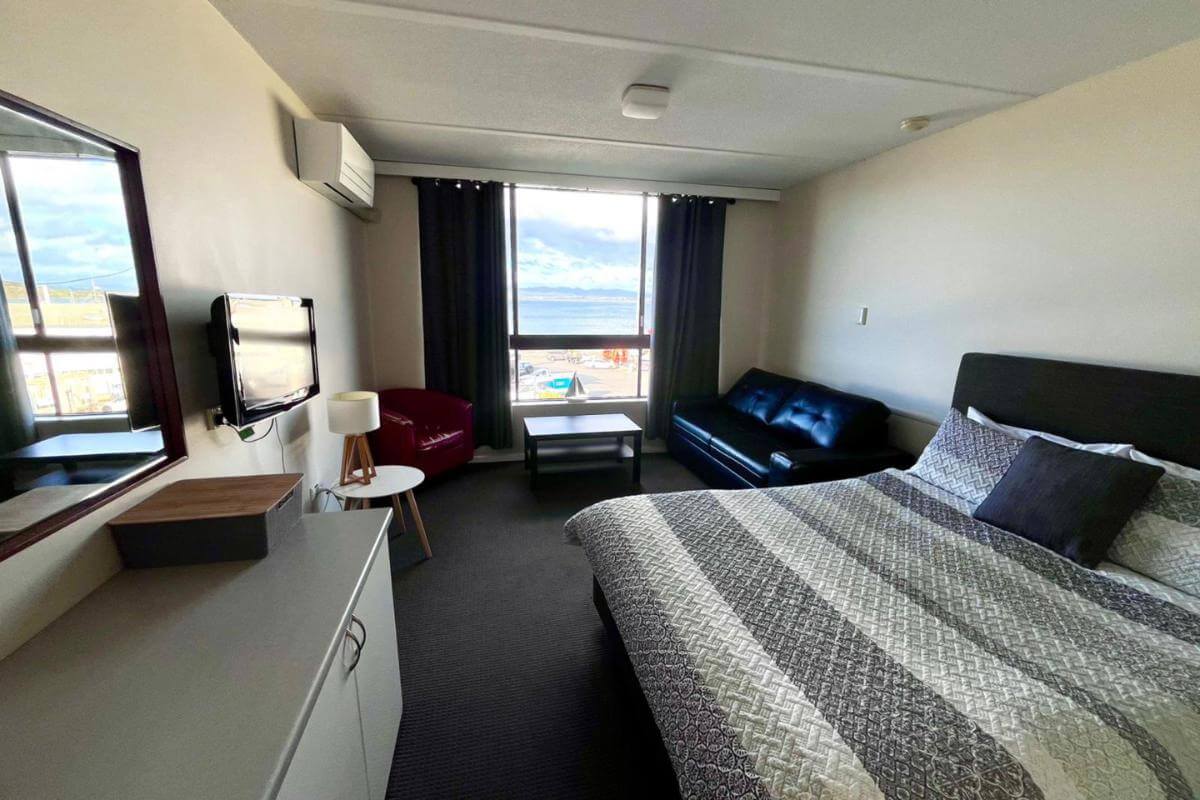 L/hold Beauty Point Waterfront Hotel Glorious River Views 20 Pokies All Income Streams