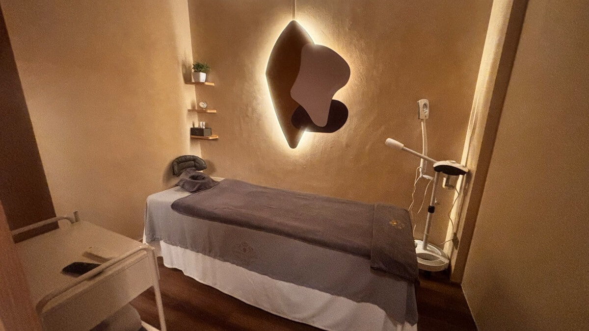 Beautifully Renovated Beauty Spa For Low Takeover Immediately