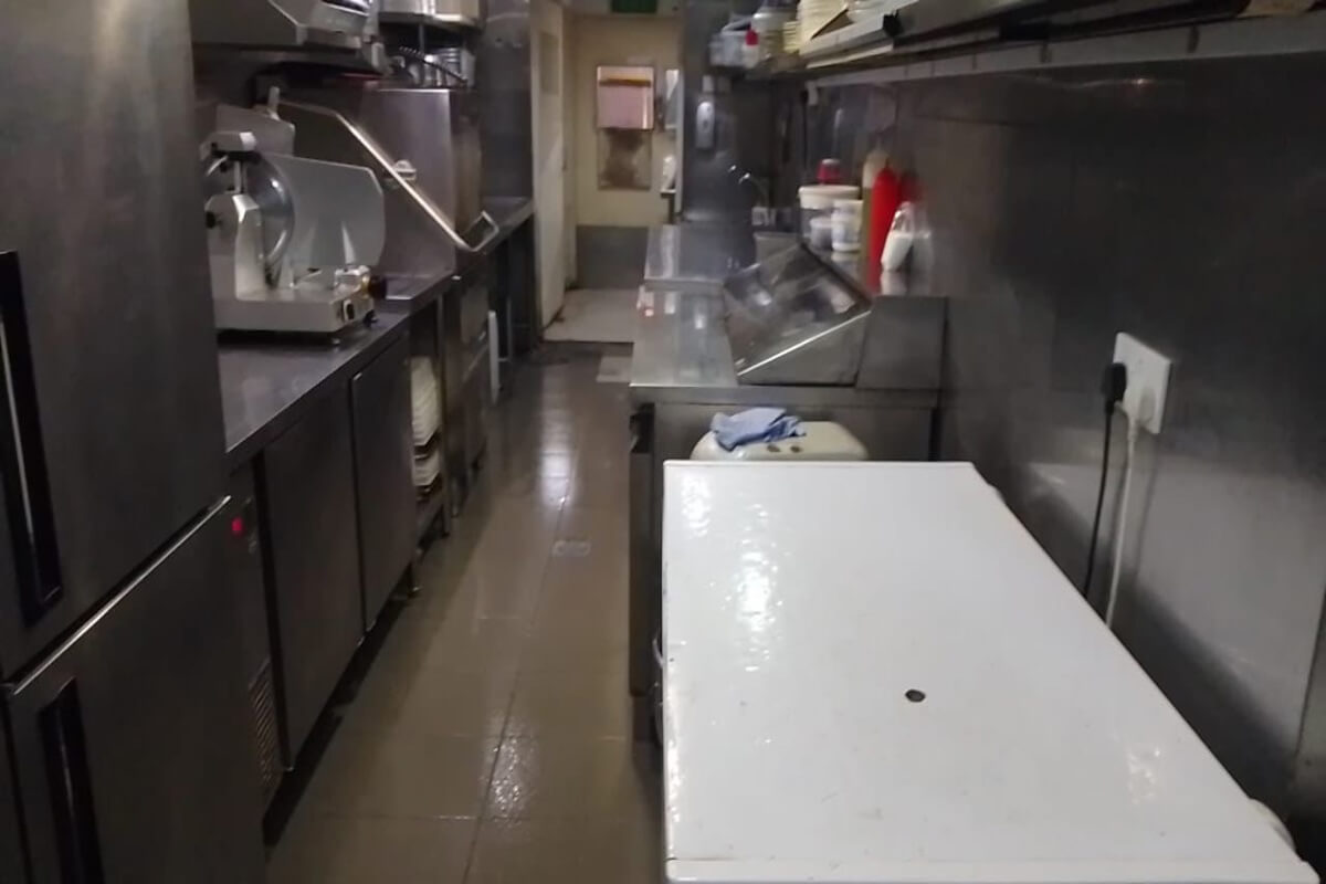 Fully equipped restaurant for take over 