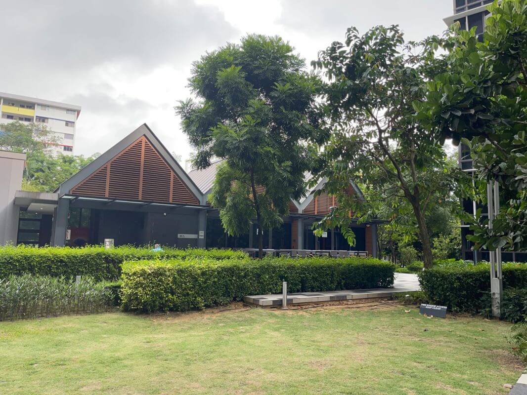 Dual Entrace Cafe For Takeover