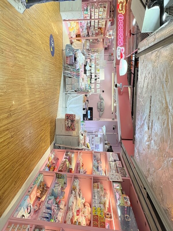 Gift Shop In Bugis Street For Takeover, Include All Inventory, Move In Immediately