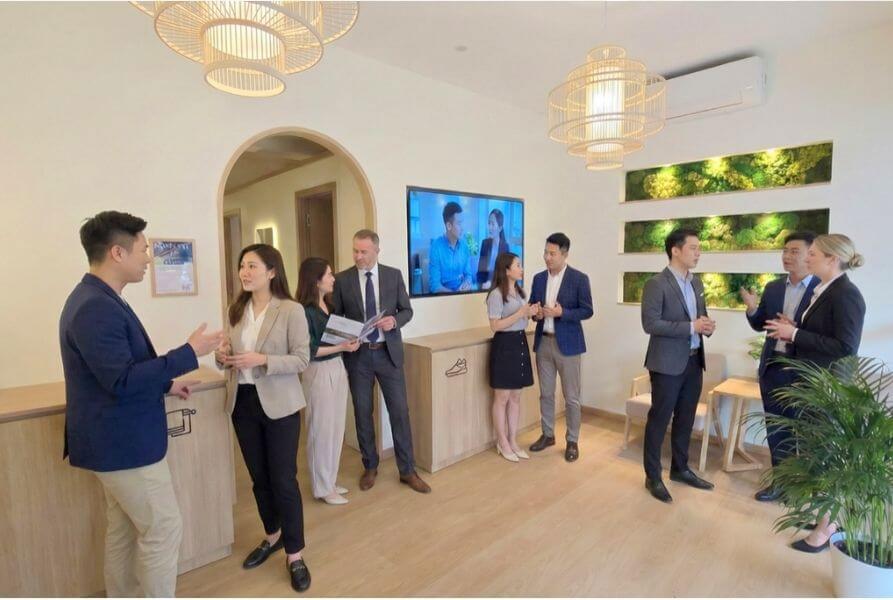 Self-Serviced Fully-Automated, Far Infrared Wellness, Private Sauna.  招募加盟商和合伙人-自助远红外线光波养生阁