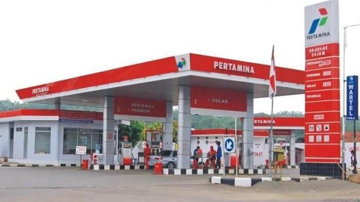 BIG EARN! Petrol Station for sale!!! Located at Batam, golden area, take over everything, turn key!