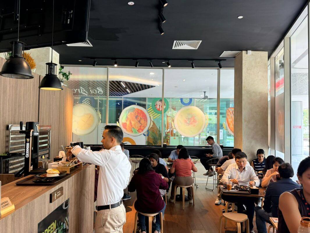 Lowest Rental For A 677Sqft Unit! $3.2K With 1% Gto Only! Food Lunch Crowd Daily!