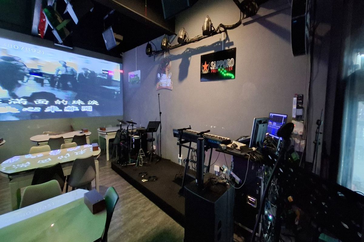 KTV PUB And Live Band Bistro Restaurants Looking For Taking Over
