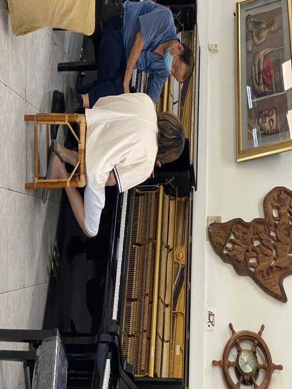 Take Over A Running Piano Business In Singapore