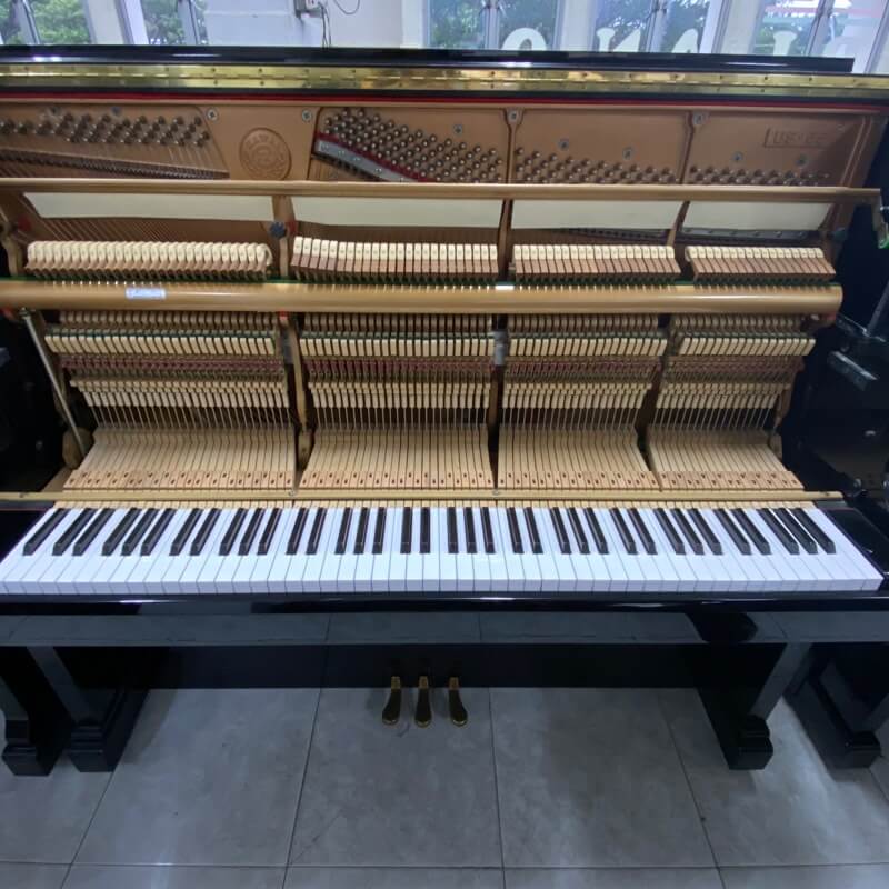 Take Over A Running Piano Business In Singapore