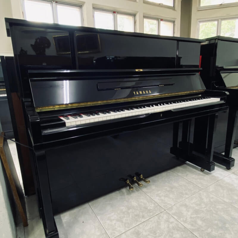 Take Over A Running Piano Business In Singapore