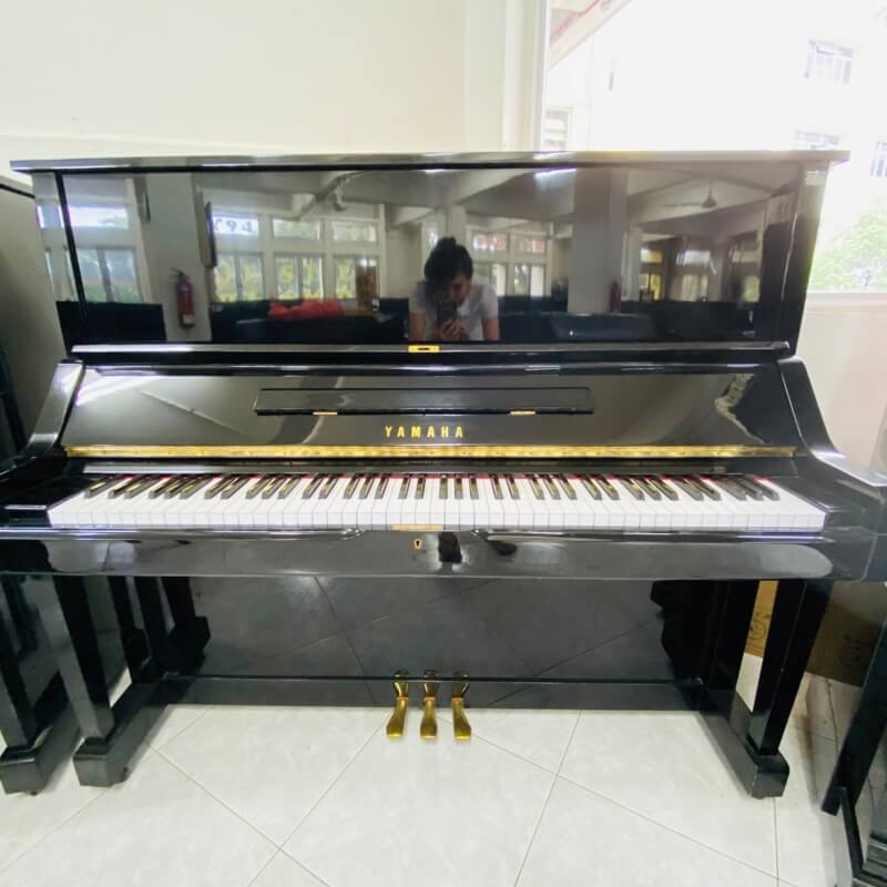 Take Over A Running Piano Business In Singapore