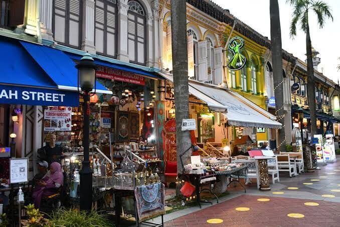Retail Convenient Store In Kampong Glam For Takeover