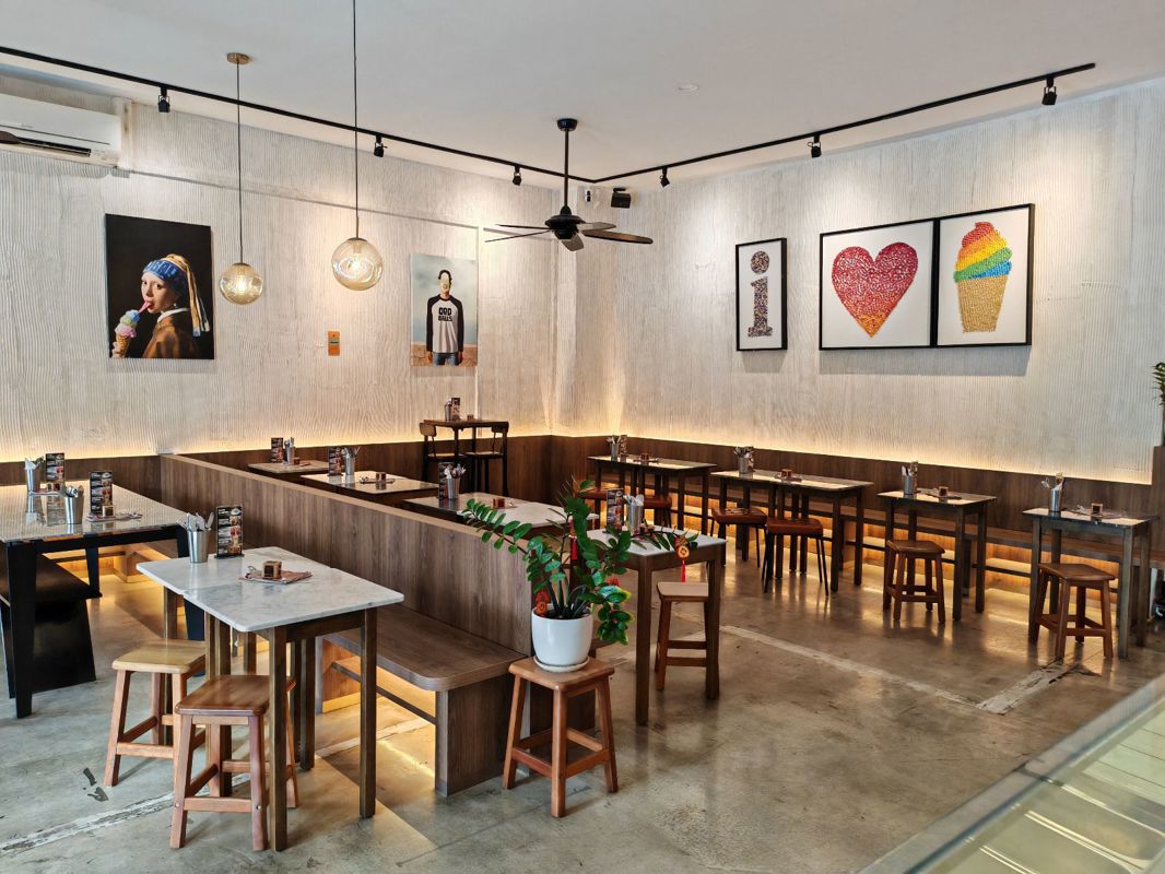 Cafe In Serangoon For Sale!