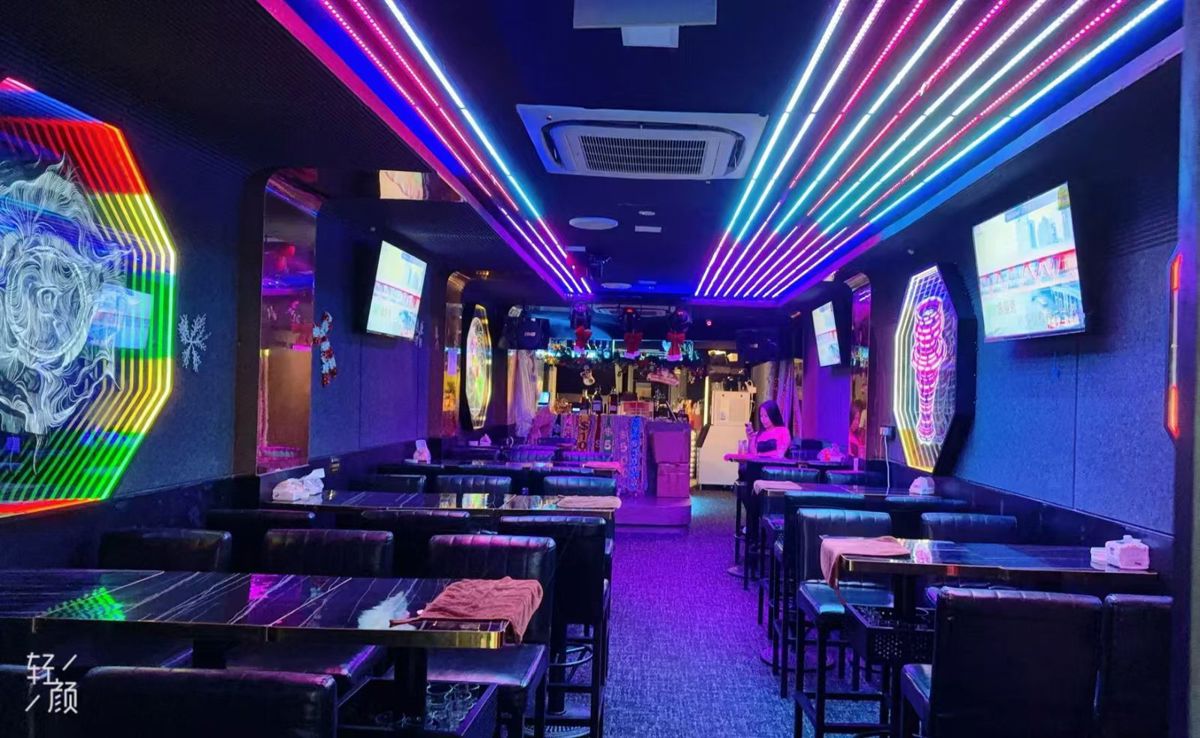 Thriving KTV And Nightclub Business For Sale Near Bugis – No Takeover Fee 新加坡武吉士繁荣ktv和夜总会转让 - 无接管费