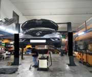Car repair workshop for sale/ take over image 1
