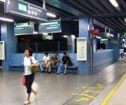 Food Stall/ Hawker Food Shop Next to Queenstown MRT! 紧邻皇后镇地铁站的小贩中心业机会！ image 1