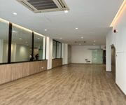 Highly Sought-After F&B Ground Floor Shophouse In Prime Bugis / City Hall. For Lease. image 5