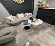 Beautifully Renovated Beauty Retail Space For Takeover image 2